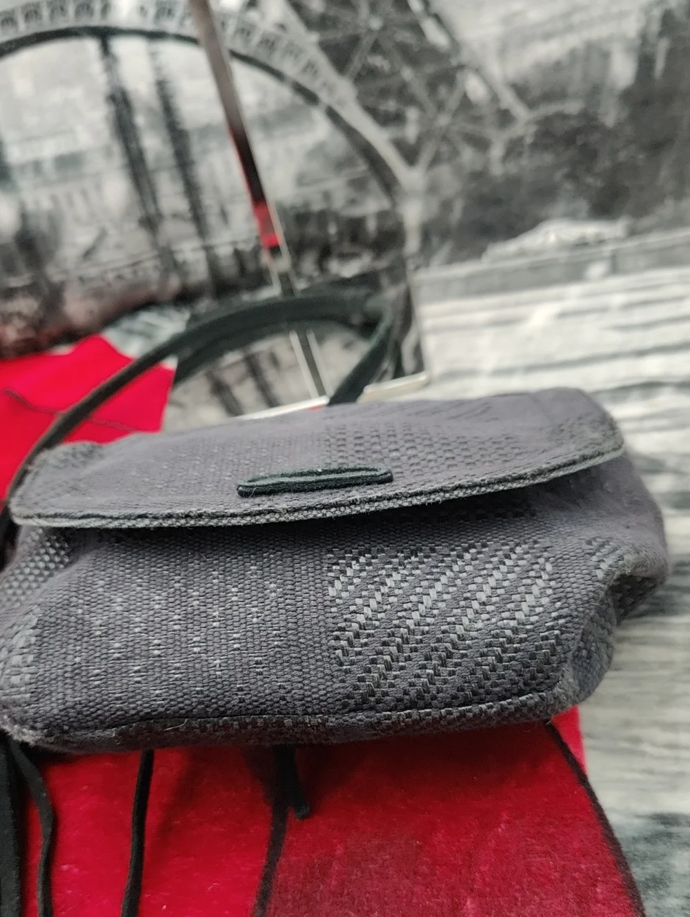 Toms purplish gray